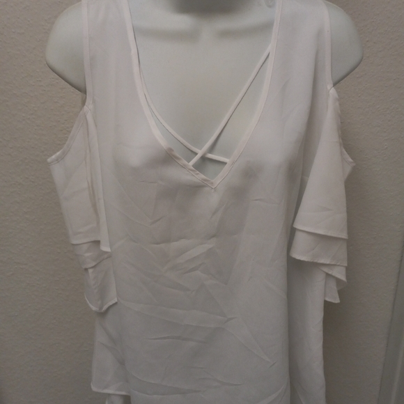 Bisou Bisou Women's Blouse Black Size M Cold Shoulder Hi Low New - Picture 1 of 5